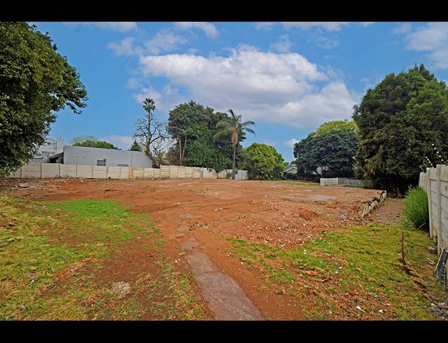 1,828M² VACANT LAND FOR SALE IN GLENHAZEL